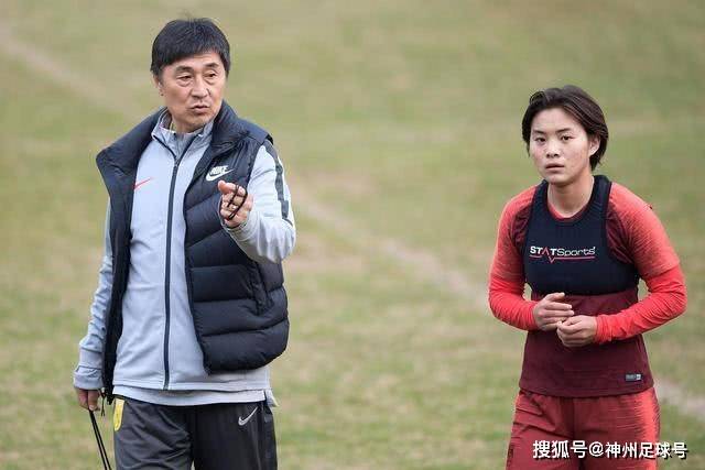欧冠-哈弗茨世界波 切尔西2-1夺3连胜提前出线