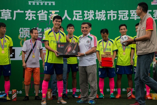 莱万本赛季18场20球 连续14个赛季进球20+